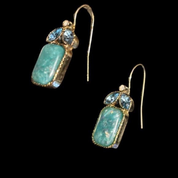 Vintage MONET Faux Opals & Rhinestones Gold Plated One Inch Earrings - Picture 7 of 10